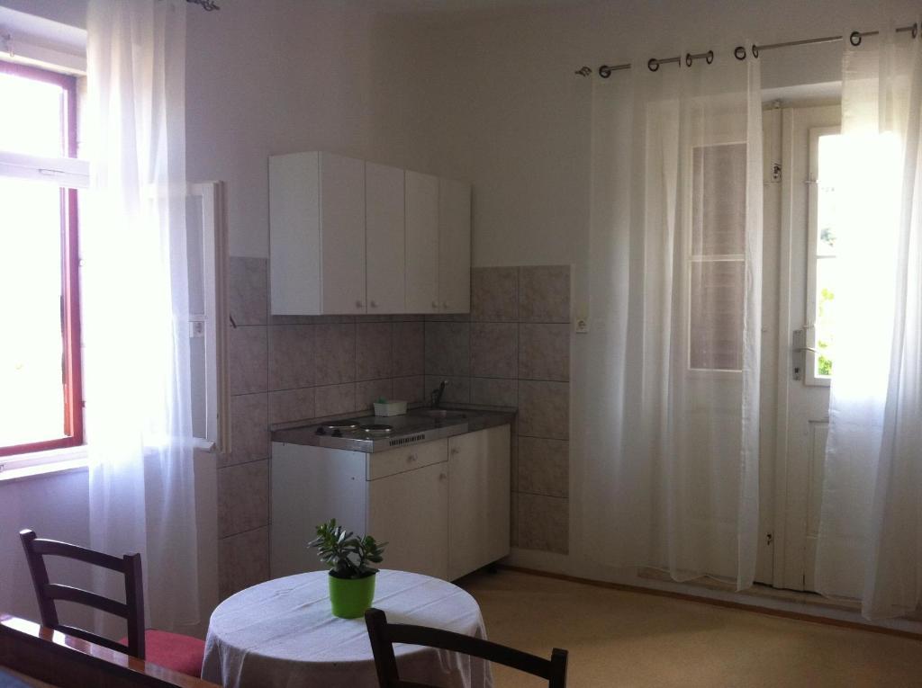 Apartments Skrivaneli Jelsa  Phòng bức ảnh