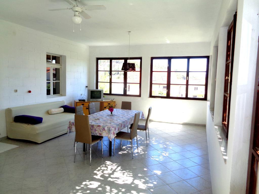 Apartments Skrivaneli Jelsa  Ngoại thất bức ảnh